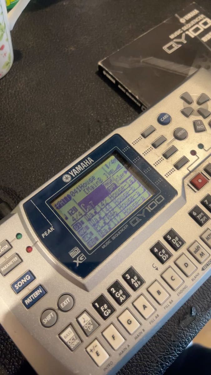 YAMAHA QY100 シーケンサー ヤマハ リズムマシン シンセサイザー 音源モジュール ミュージックシーケンサー