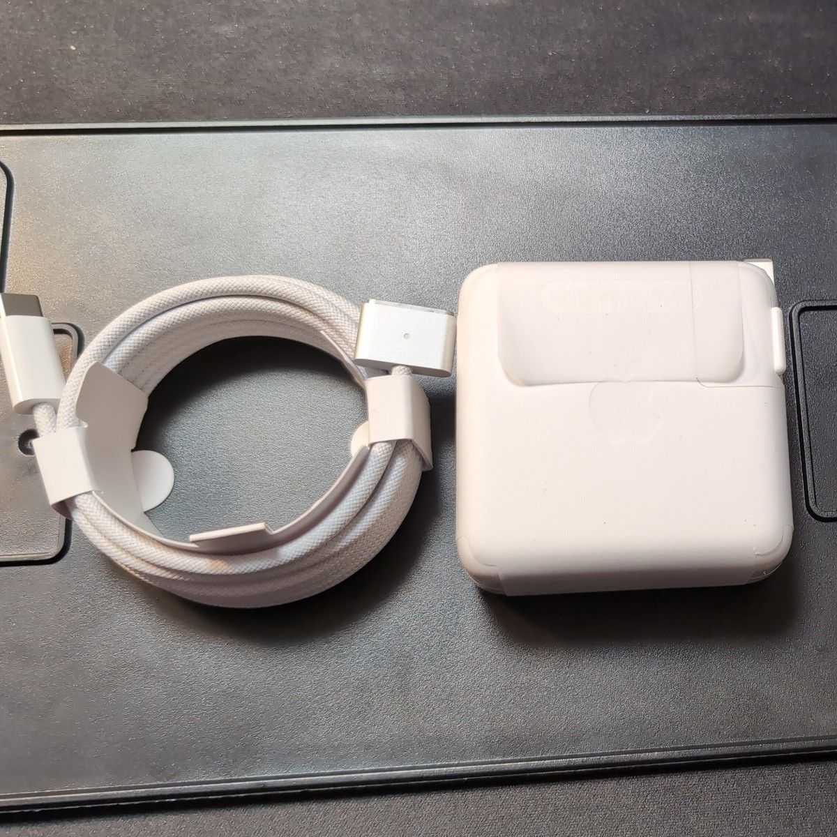 Apple 純正 30W USB-C電源アダプタ MagSafe3 純正ケーブルセット Apple 純正 30W USB-C電源アダプタ MagSafe3 純正ケーブルセット