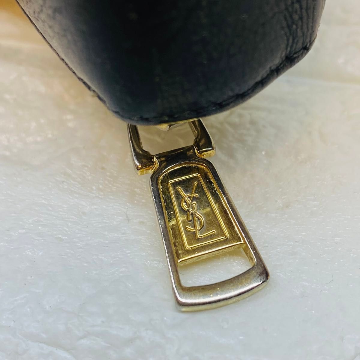 イヴ サンローラン YSL 二つ折り財布 カサンドラロゴ レザー イヴ サンローラン YSL 二つ折り財布 カサンドラロゴ レザー