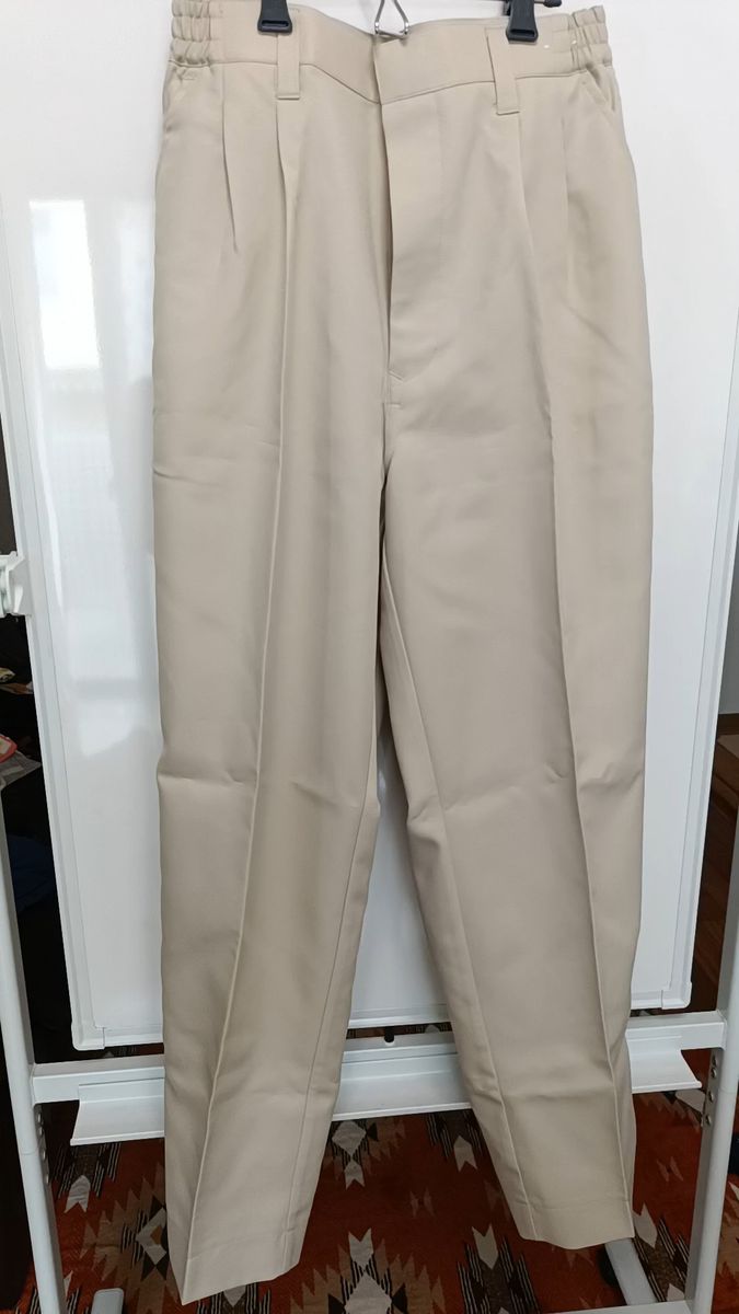薄いベージュのズボン帯電防止作業服L