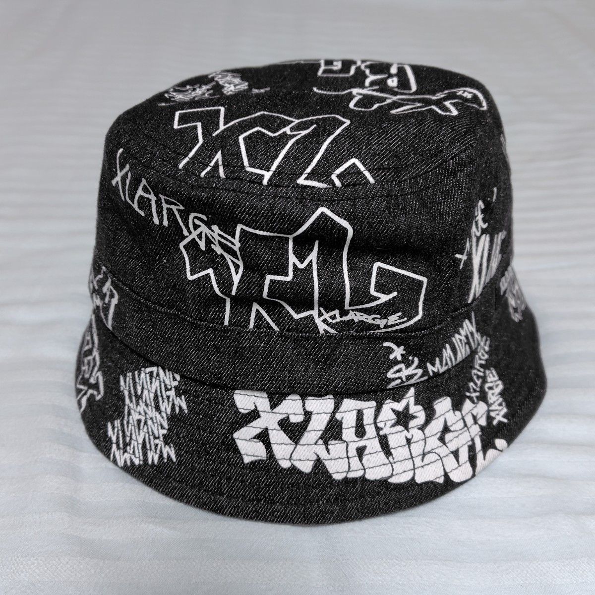 XLARGE バケットハット デニム生地 グラフィティ 総柄 Mサイズ XLARGE バケットハット デニム生地 グラフィティ 総柄 Mサイズ