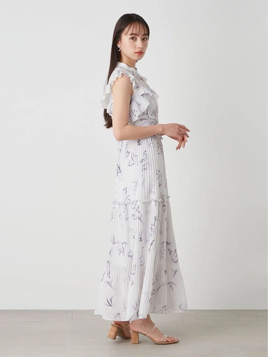 新品 SNIDEL スナイデル Sustainableプリントプリーツワンピース 新品 SNIDEL スナイデル Sustainableプリントプリーツワンピース