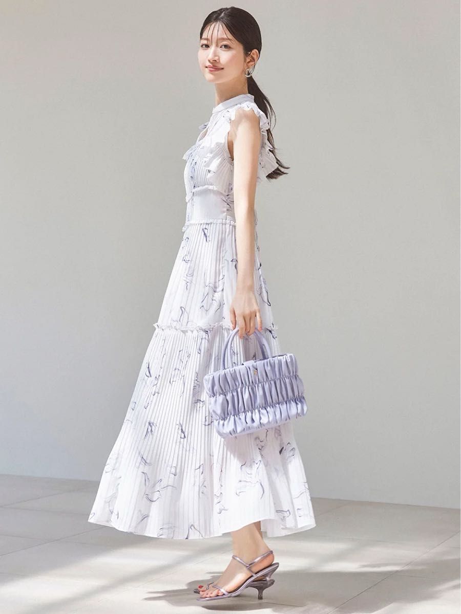 新品 SNIDEL スナイデル Sustainableプリントプリーツワンピース 新品 SNIDEL スナイデル Sustainableプリントプリーツワンピース