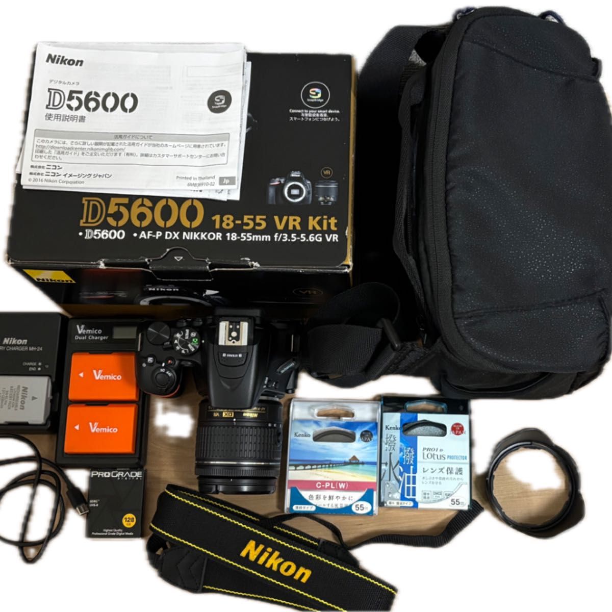 付属品多数 Nikon D5600 デジタル一眼レフカメラ レンズキット 付属品多数 Nikon D5600 デジタル一眼レフカメラ レンズキット