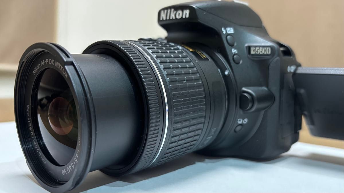 付属品多数 Nikon D5600 デジタル一眼レフカメラ レンズキット 付属品多数 Nikon D5600 デジタル一眼レフカメラ レンズキット