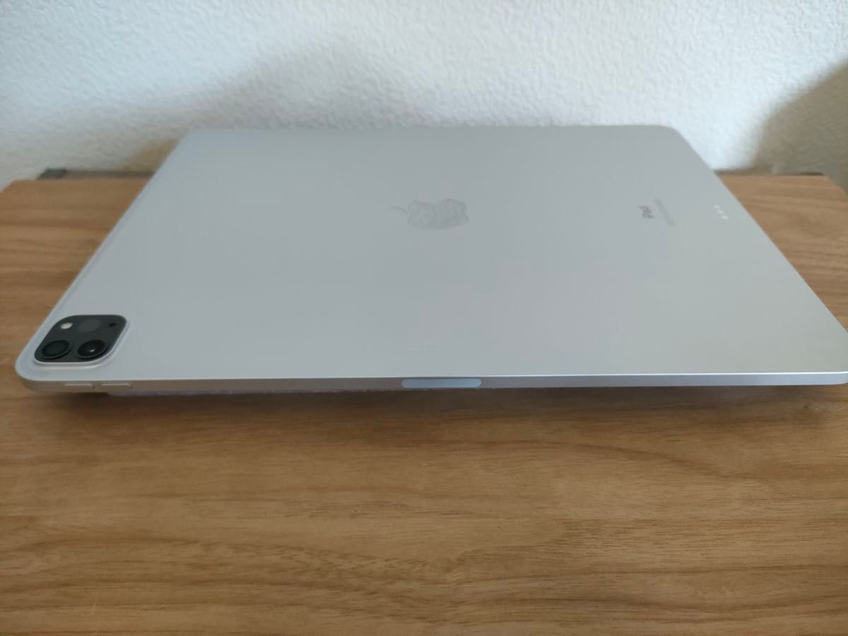 美品】iPad Pro 12 9インチ 第4世代 Wi-Fiモデル 256GB シルバー 美品】iPad Pro 12 9インチ 第4世代 Wi-Fiモデル 256GB シルバー