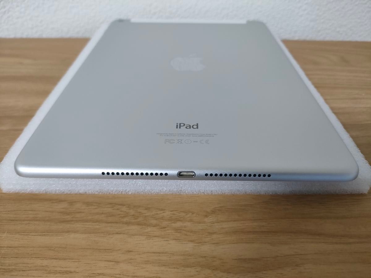 iPad Air 第2世代 Wi-Fi + Cellular 64GB シルバー MGHY2J/A iPad Air 第2世代 Wi-Fi + Cellular 64GB シルバー MGHY2J/A