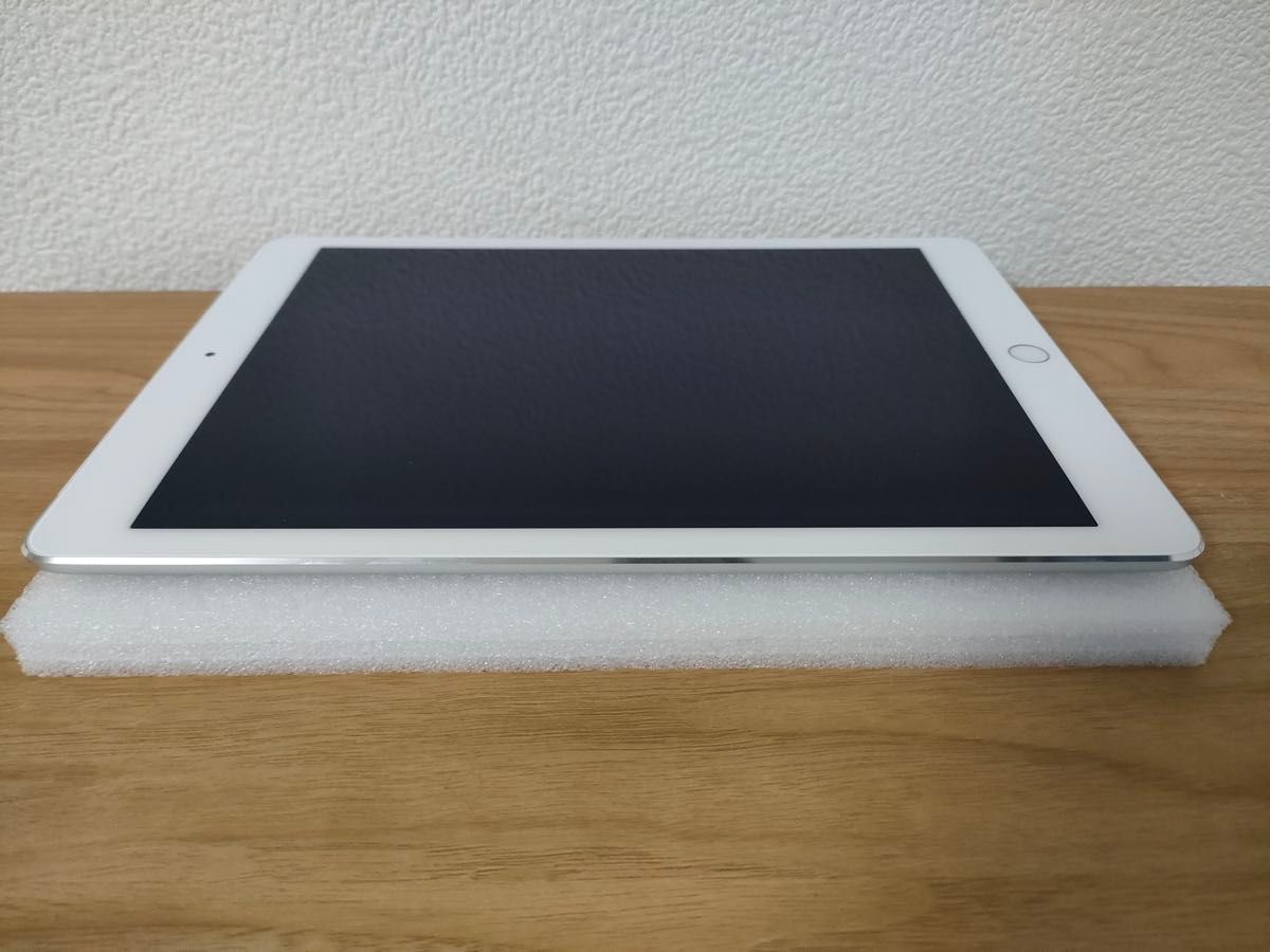 iPad Air 第2世代 Wi-Fi + Cellular 64GB シルバー MGHY2J/A iPad Air 第2世代 Wi-Fi + Cellular 64GB シルバー MGHY2J/A