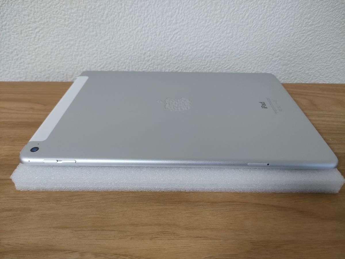 iPad Air 第2世代 Wi-Fi + Cellular 64GB シルバー MGHY2J/A iPad Air 第2世代 Wi-Fi + Cellular 64GB シルバー MGHY2J/A