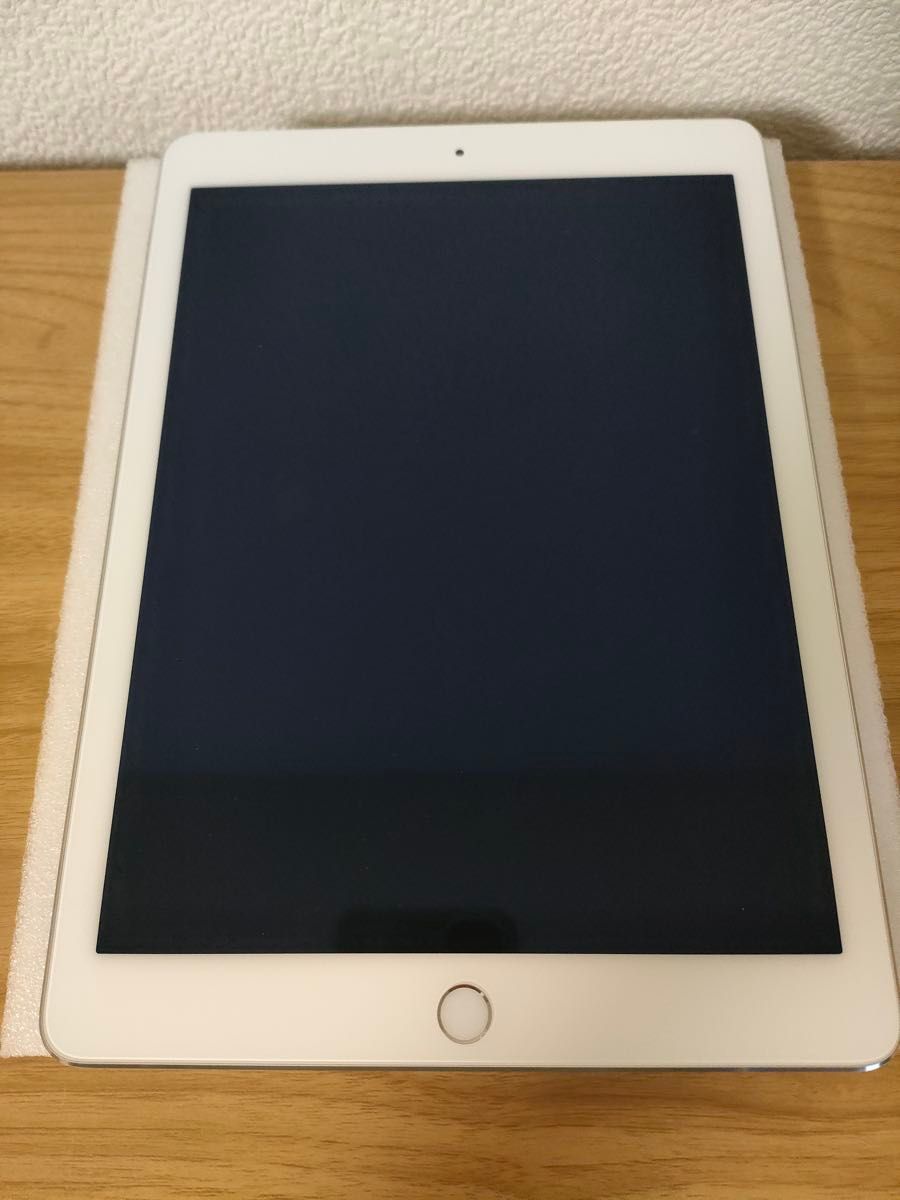 iPad Air 第2世代 Wi-Fi + Cellular 64GB シルバー MGHY2J/A iPad Air 第2世代 Wi-Fi + Cellular 64GB シルバー MGHY2J/A