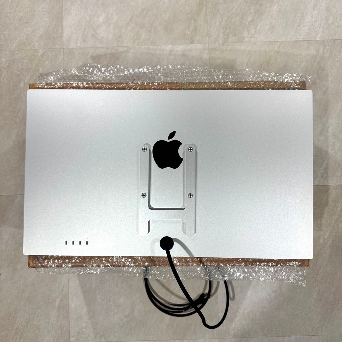 極美品】Studio Display 標準ガラス VESAマウント MMYQ3J/A 極美品】Studio Display 標準ガラス VESAマウント MMYQ3J/A