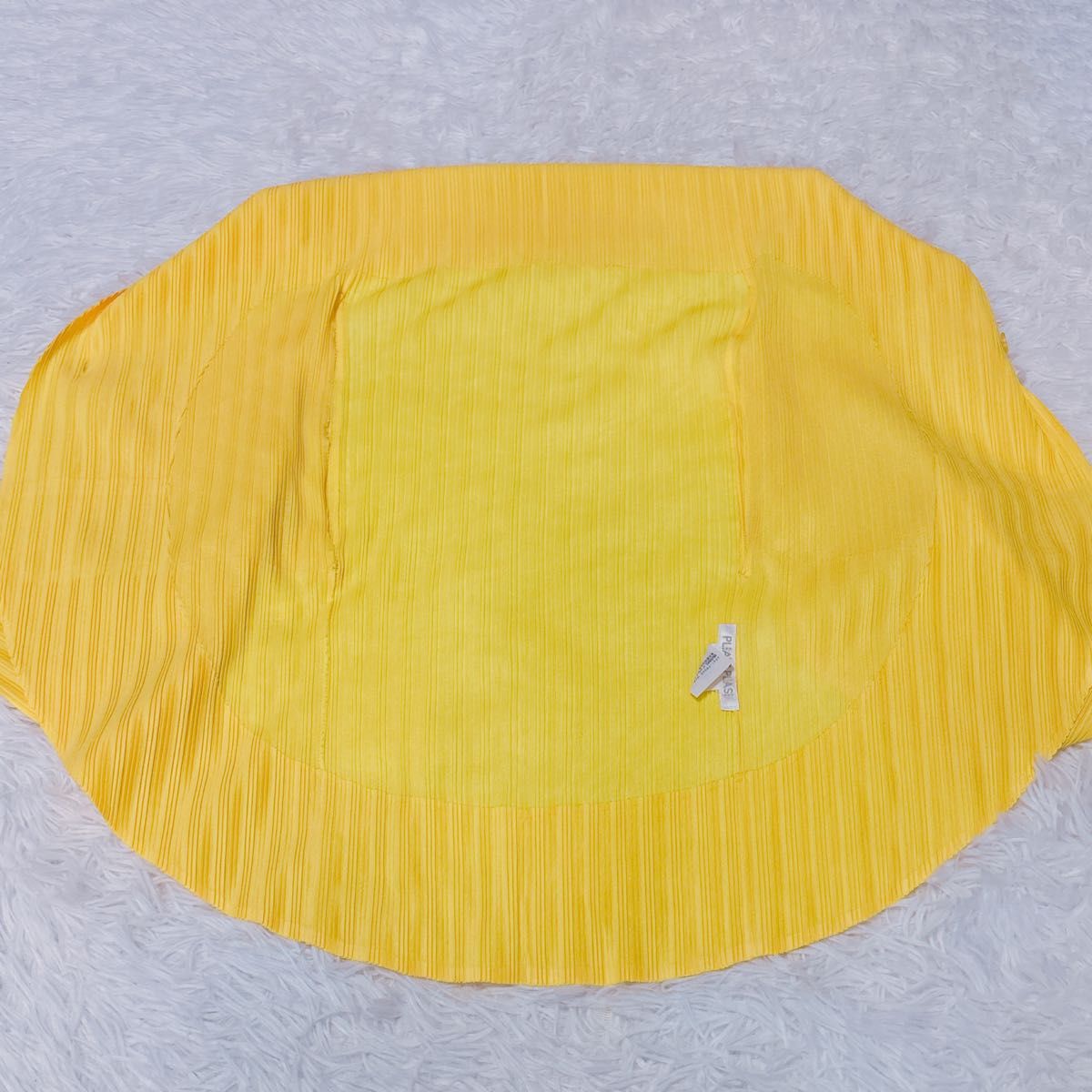 美品】PLEATS PLEASE プリーツプリーズ イッセイミヤケ イエロー 美品】PLEATS PLEASE プリーツプリーズ イッセイミヤケ イエロー