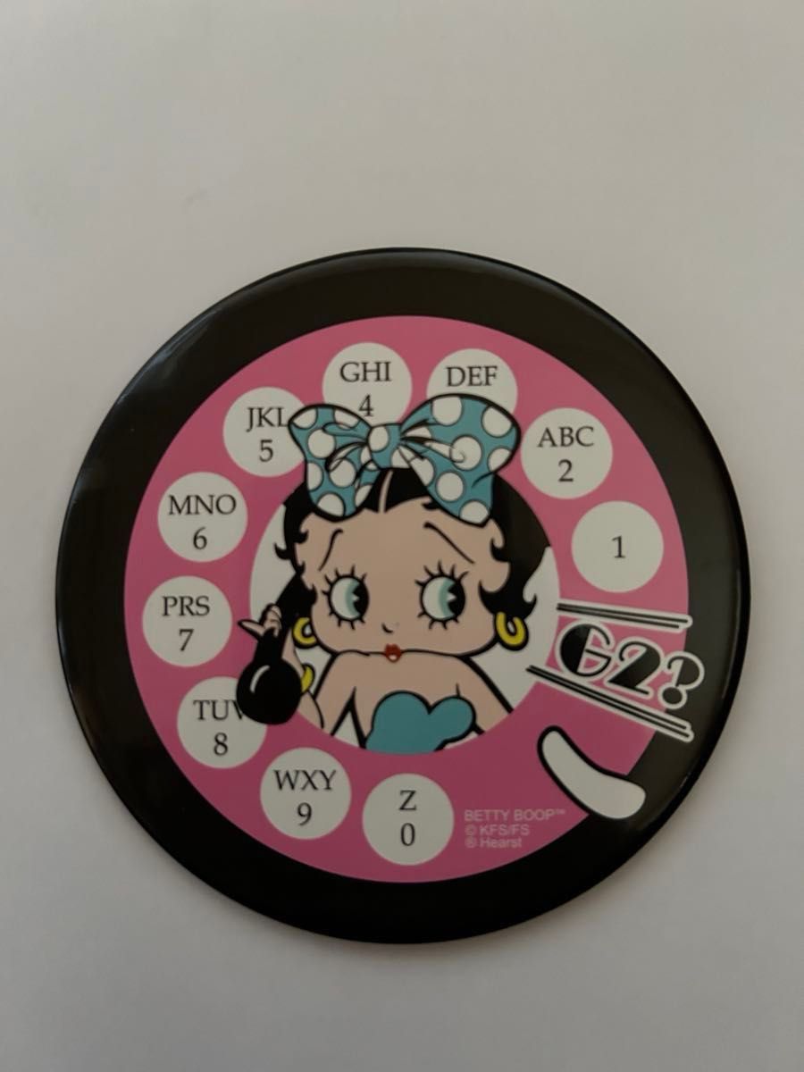 ベティちゃん 缶バッチ 4個セット チャーム2個おまけつき ベティちゃん 缶バッチ 4個セット チャーム2個おまけつき