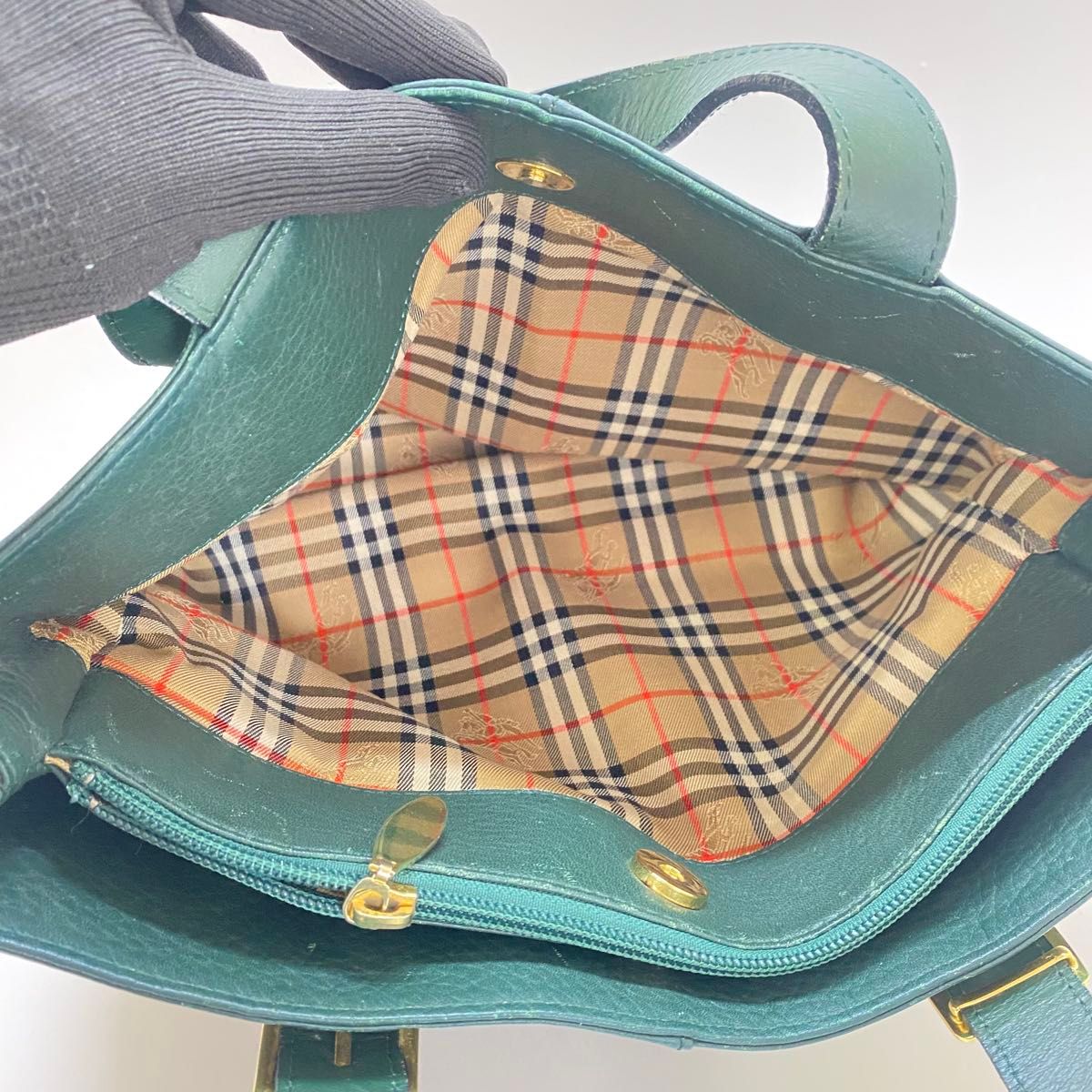 希少美品】Burberry グリーンハンドバッグ レザー ビンテージ 希少美品】Burberry グリーンハンドバッグ レザー ビンテージ