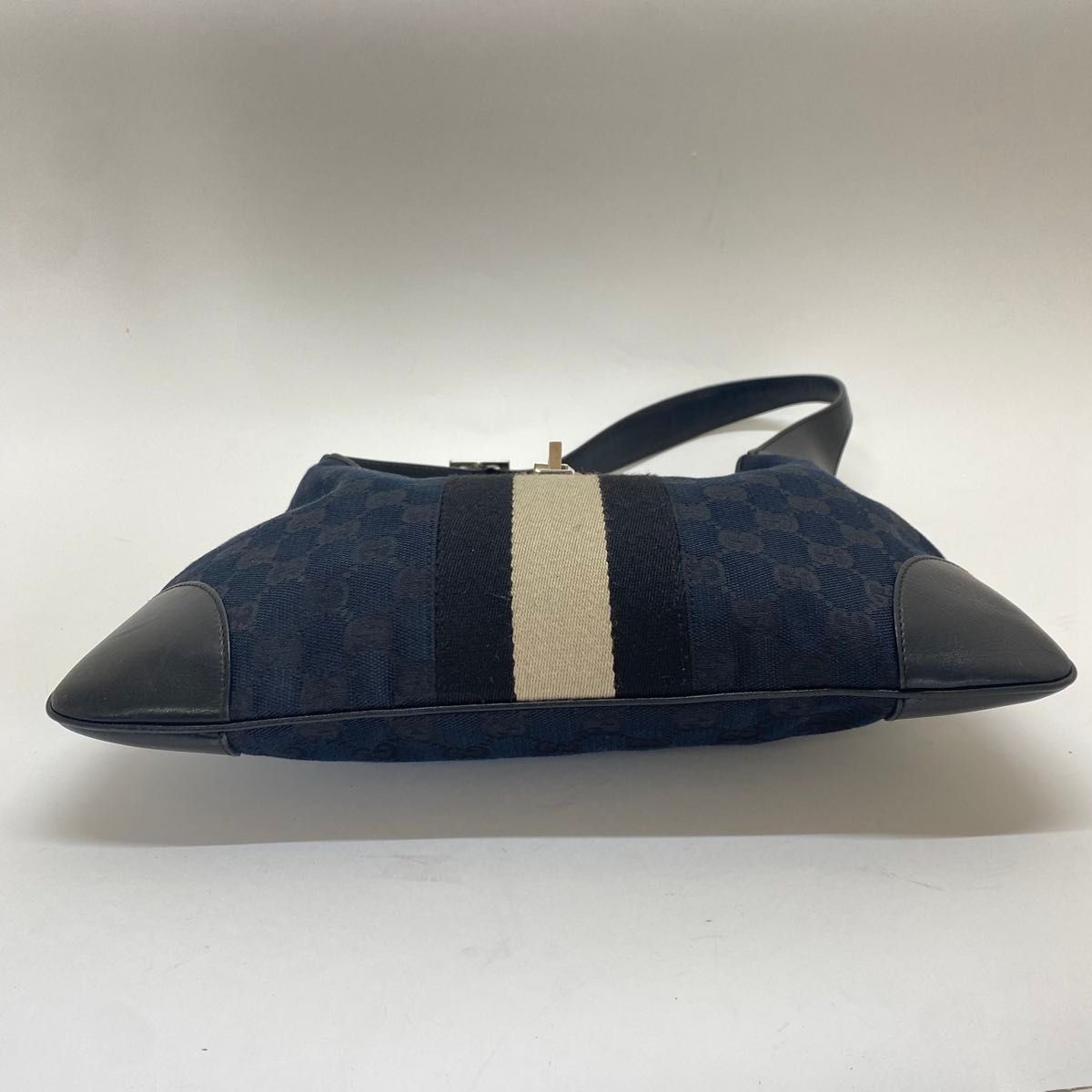 美品】GUCCI ワンショルダーバッグ カンデンスキー シェリー 美品】GUCCI ワンショルダーバッグ カンデンスキー シェリー