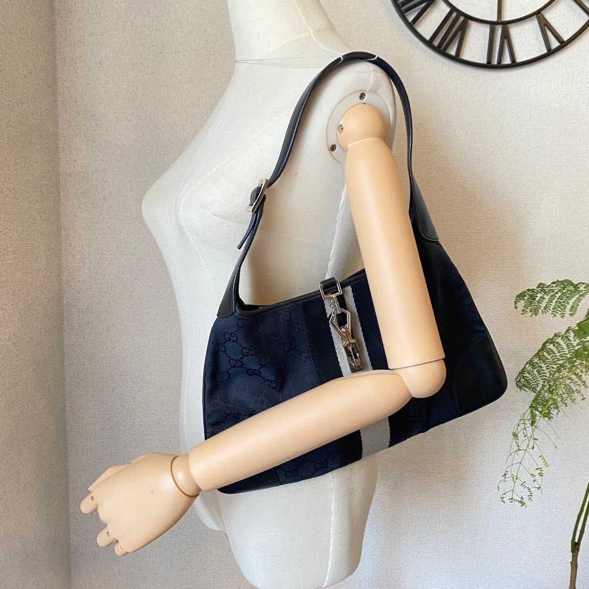 美品】GUCCI ワンショルダーバッグ カンデンスキー シェリー 美品】GUCCI ワンショルダーバッグ カンデンスキー シェリー