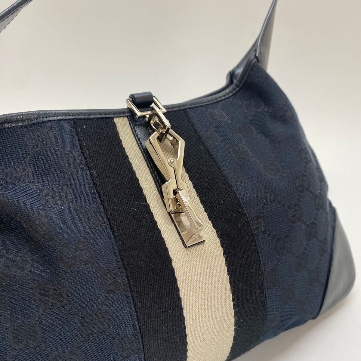 美品】GUCCI ワンショルダーバッグ カンデンスキー シェリー 美品】GUCCI ワンショルダーバッグ カンデンスキー シェリー
