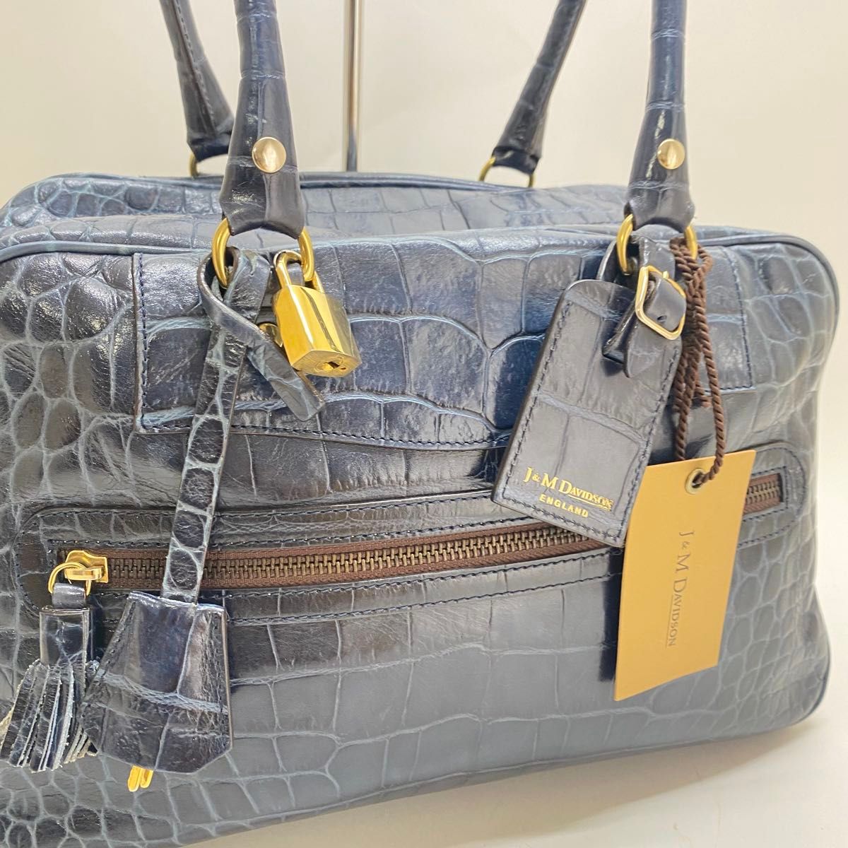 美品タグ付き】J&M DAVIDSON クロコ 型押しレザー ネイビー 美品タグ付き】J&M DAVIDSON クロコ 型押しレザー ネイビー