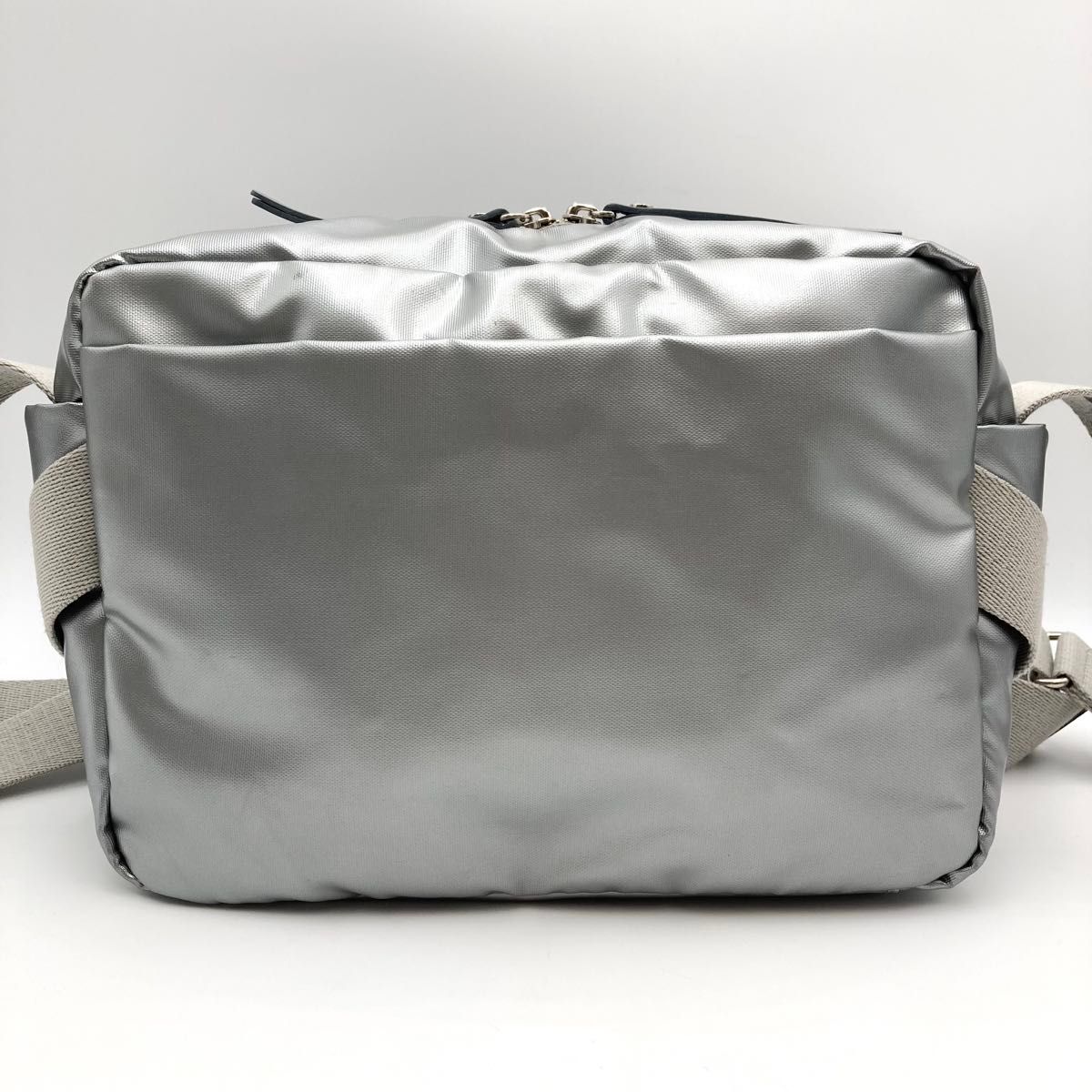 現行モデル【超美品・使用感少ない】Vivienne Westwood 現行モデル【超美品・使用感少ない】Vivienne Westwood