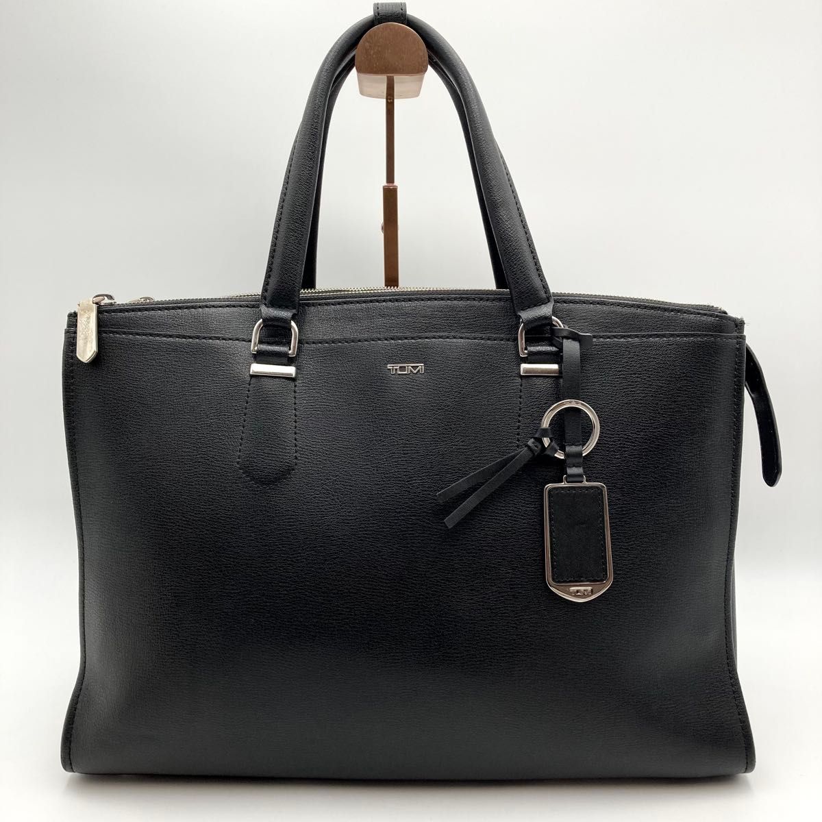 近年【美品】TUMI トゥミ シンクレア エマ ビジネスバッグ 近年【美品】TUMI トゥミ シンクレア エマ ビジネスバッグ