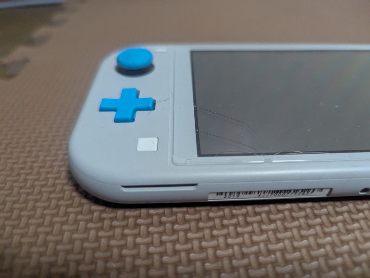 Nintendo switch lite 本体のみ ドラクエ3ゲームカード付き Nintendo switch lite 本体のみ ドラクエ3ゲームカード付き