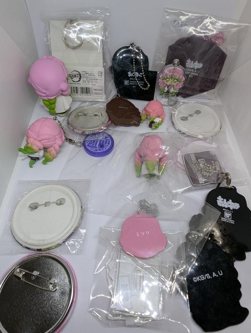 鬼滅の刃 甘露寺蜜璃 グッズセット まとめ売り 缶バッジ 鬼滅の刃 甘露寺蜜璃 グッズセット まとめ売り 缶バッジ