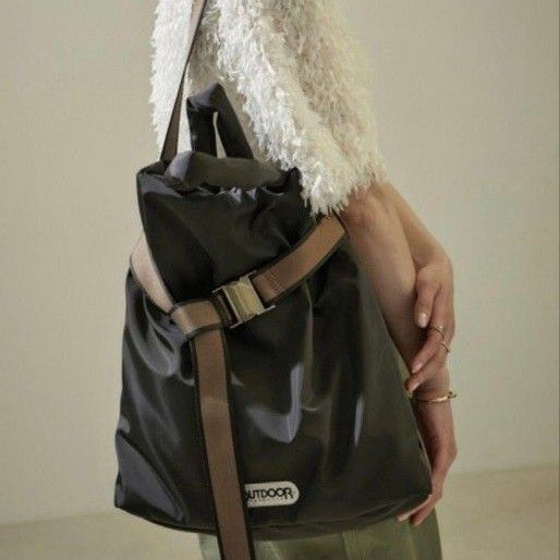 OUTDOOR PRODUCTS アウトドアプロダクツ ベルト付きパデッド OUTDOOR PRODUCTS アウトドアプロダクツ ベルト付きパデッド