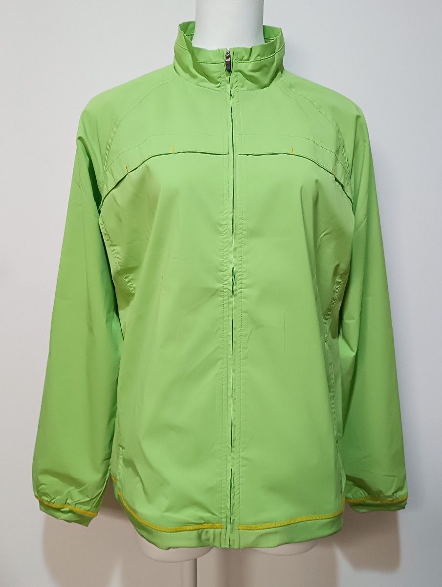 タグ付き 新品 】 UNDER ARMOUR レディースジャケット グリーン タグ付き 新品 】 UNDER ARMOUR レディースジャケット グリーン