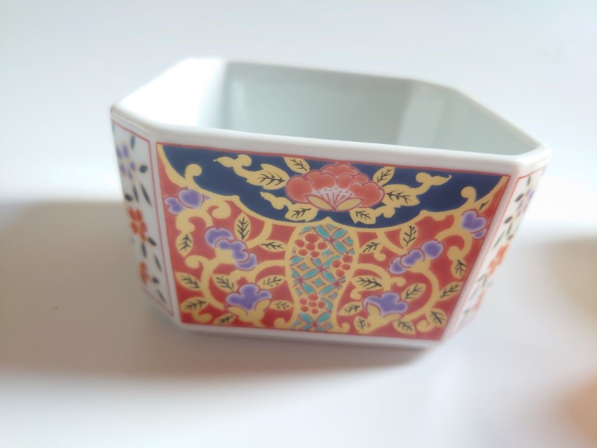 有田焼 錦松梅 陶器製蓋付き器|Yahoo!フリマ(旧PayPayフリマ) 有田焼 錦松梅 陶器製蓋付き器|Yahoo!フリマ(旧PayPayフリマ)