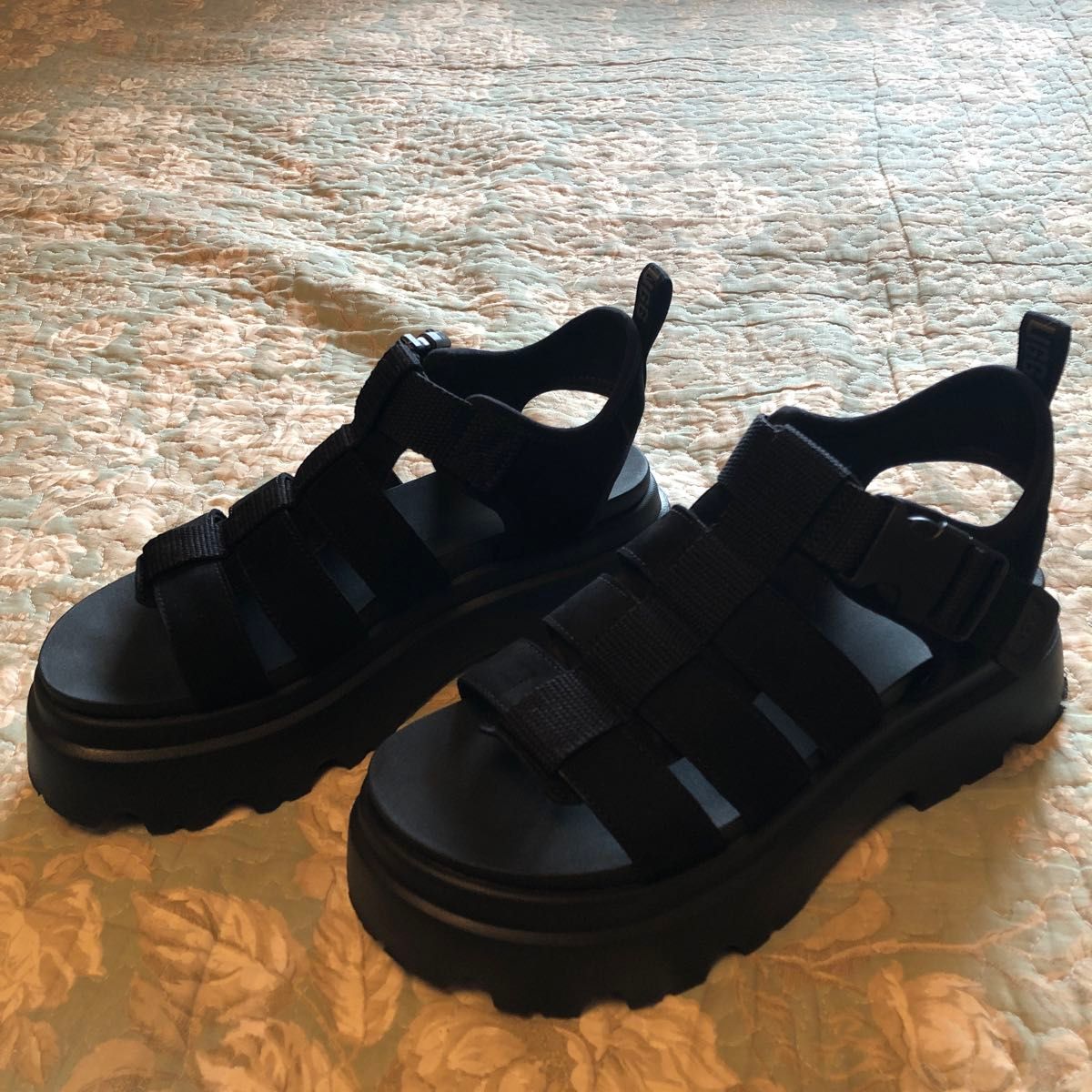 UGG サンダル CORA 25cm ブラック|Yahoo!フリマ(旧PayPayフリマ) UGG サンダル CORA 25cm ブラック|Yahoo!フリマ(旧PayPayフリマ)