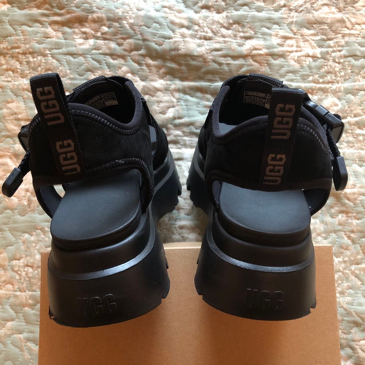 UGG サンダル CORA 25cm ブラック|Yahoo!フリマ(旧PayPayフリマ) UGG サンダル CORA 25cm ブラック|Yahoo!フリマ(旧PayPayフリマ)