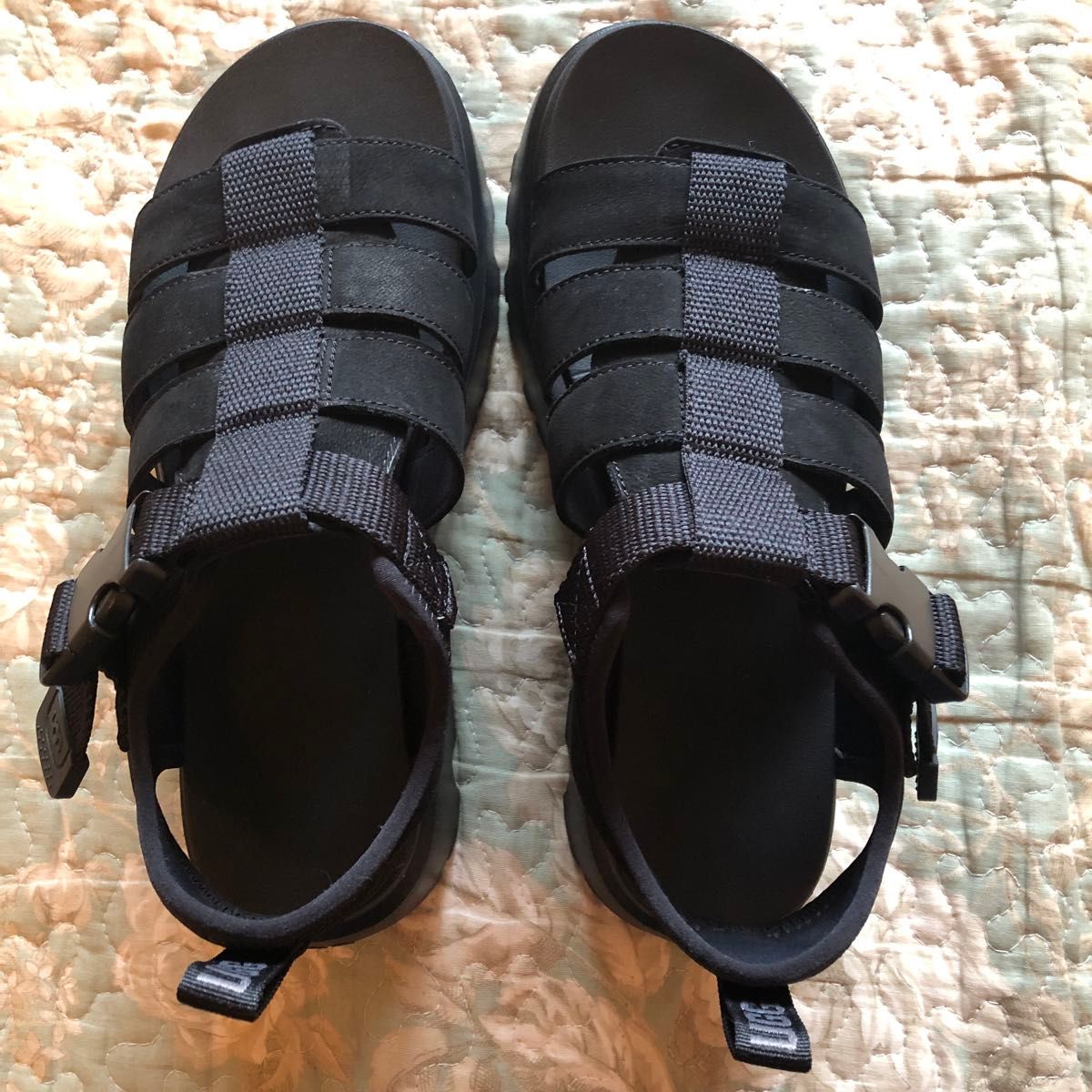 UGG サンダル CORA 25cm ブラック|Yahoo!フリマ(旧PayPayフリマ) UGG サンダル CORA 25cm ブラック|Yahoo!フリマ(旧PayPayフリマ)