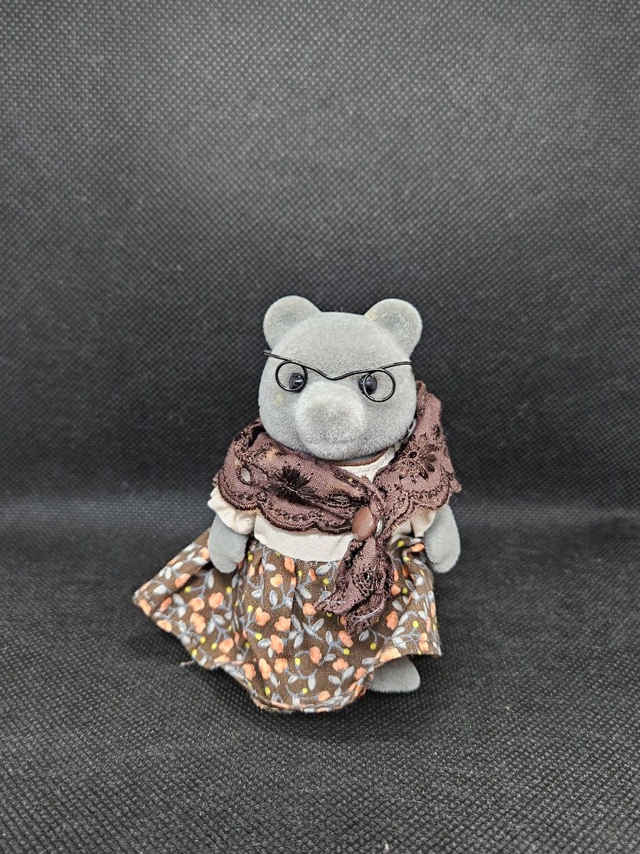 レア】シルバニアファミリー クマのおじいちゃんとおばあちゃん レア】シルバニアファミリー クマのおじいちゃんとおばあちゃん