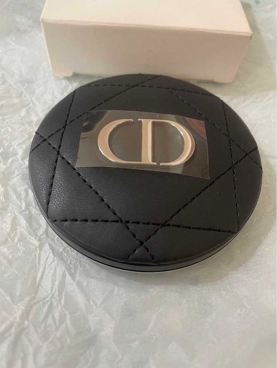 新品未使用Dior ポケットミラー 箱付き正規品 ミラー|Yahoo 新品未使用Dior ポケットミラー 箱付き正規品 ミラー|Yahoo