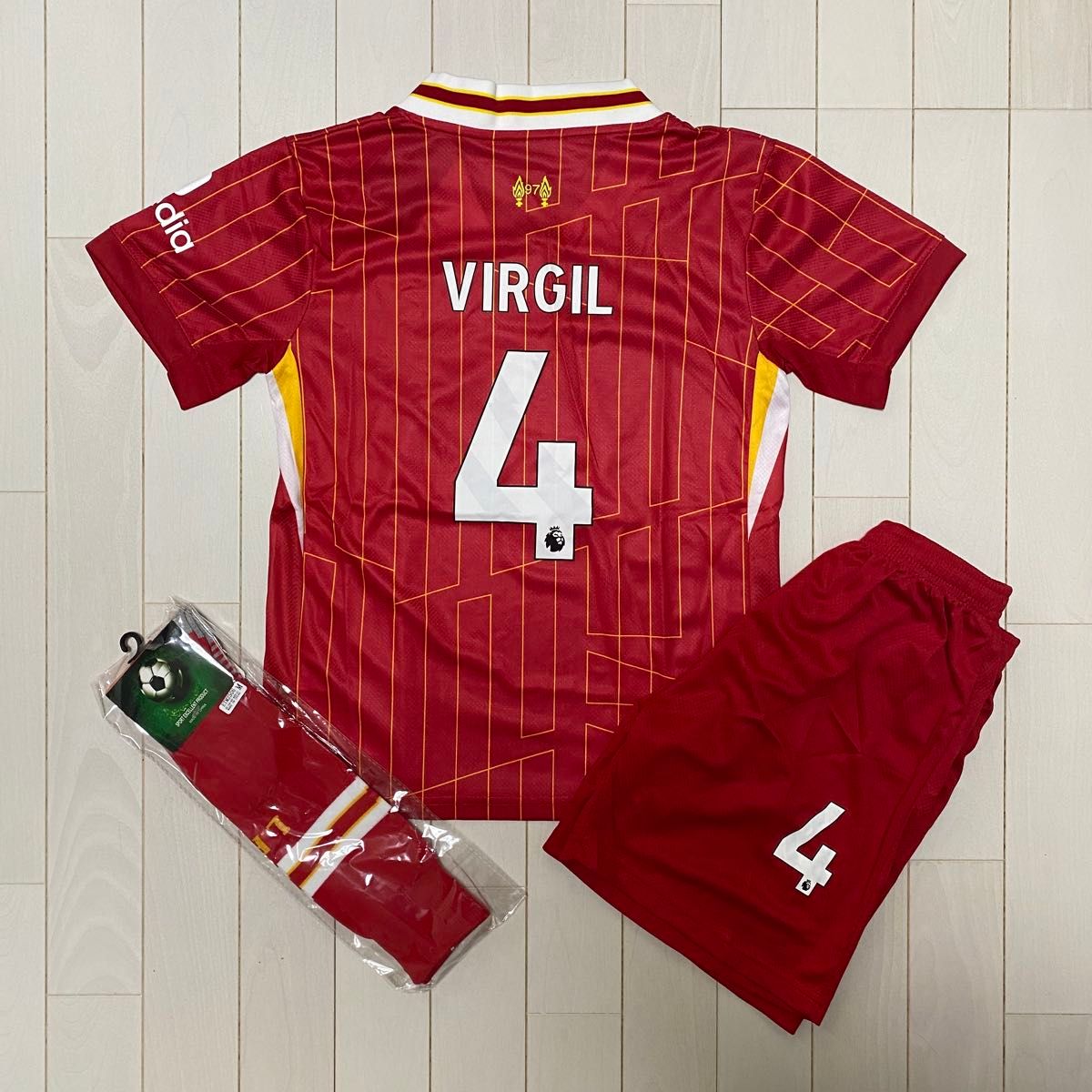 リバプール サッカーユニフォーム上下ソックスセット 4 ファン リバプール サッカーユニフォーム上下ソックスセット 4 ファン