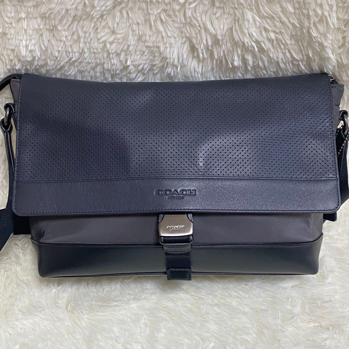 美品 coach コーチ メッセンジャーバッグ ショルダーバッグ 美品 coach コーチ メッセンジャーバッグ ショルダーバッグ