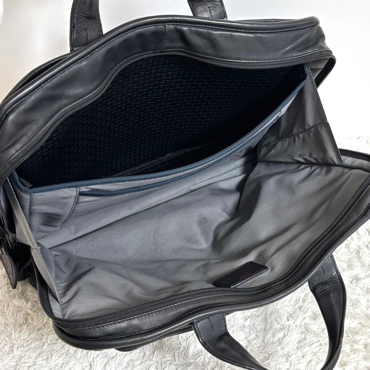 美品】 TUMI ALPHA2 ブリーフケース ショルダーバッグ オール 美品】 TUMI ALPHA2 ブリーフケース ショルダーバッグ オール