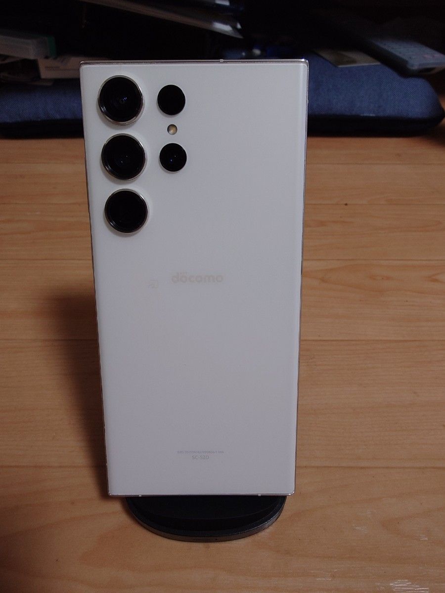ドコモ Galaxy S23 Ultra SC-52D クリーム SIMフリー 中古美品 ドコモ Galaxy S23 Ultra SC-52D クリーム SIMフリー 中古美品