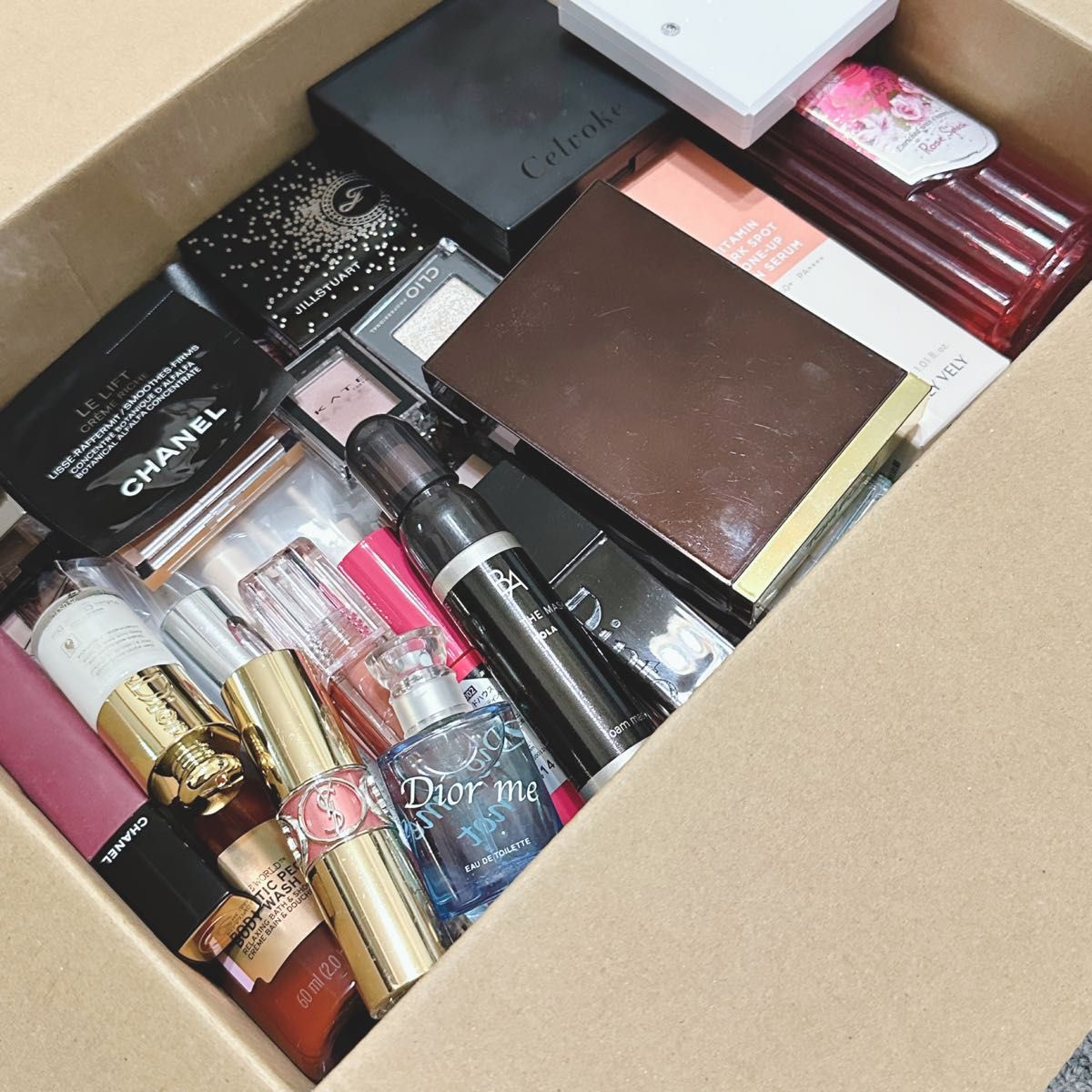 コスメまとめ売り 39点 化粧品 Dior シャネル アイシャドウ 口紅 コスメまとめ売り 39点 化粧品 Dior シャネル アイシャドウ 口紅