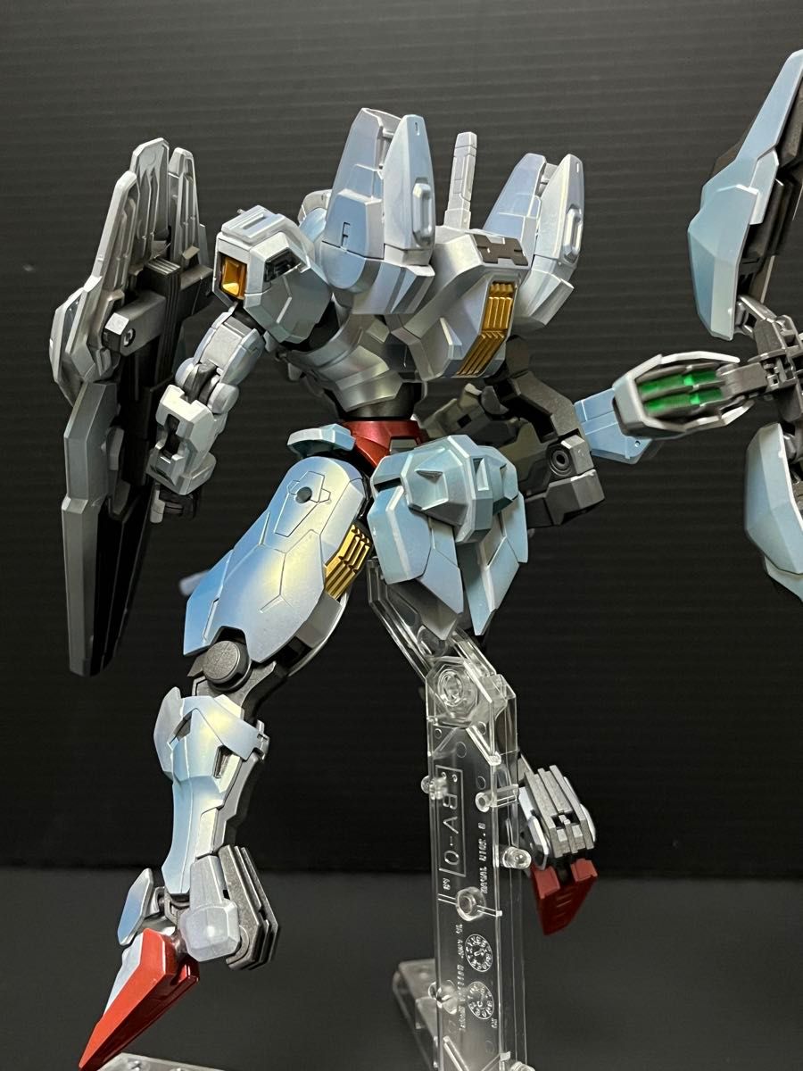 完成品 ガンダムキャリバーン HG 1/144 全塗装 水星の魔女 完成品 ガンダムキャリバーン HG 1/144 全塗装 水星の魔女