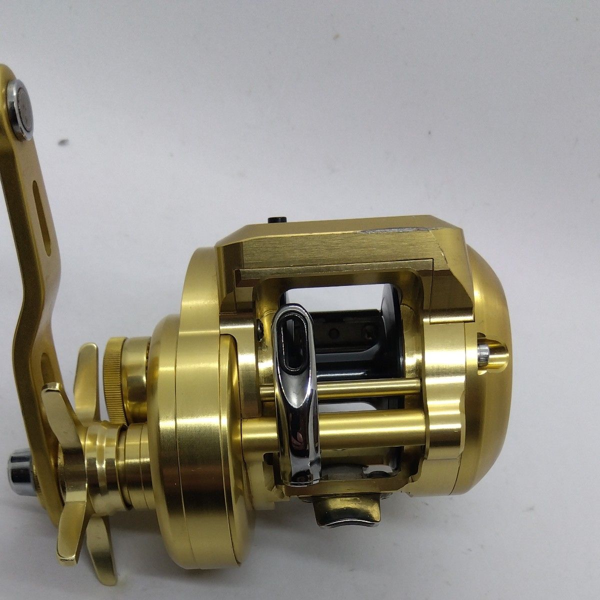 シマノ 18オシアコンクエスト CT 300HG 右ハンドル ベイトリール シマノ 18オシアコンクエスト CT 300HG 右ハンドル ベイトリール