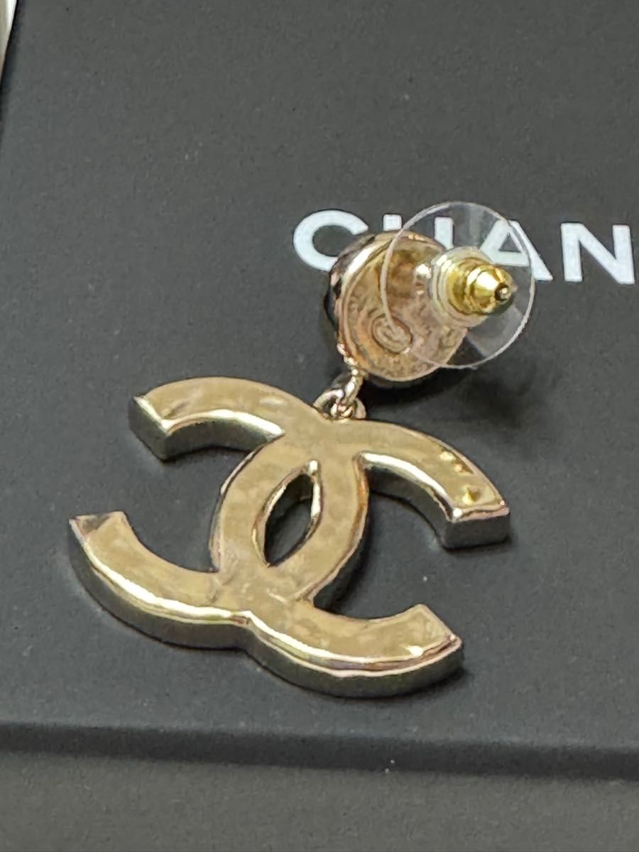 パールとピンクのCCロゴが可愛い【CHANEL】25ss ピアス CHANEL シャネル ピアス ココマーク アクセサリー ピンク パール