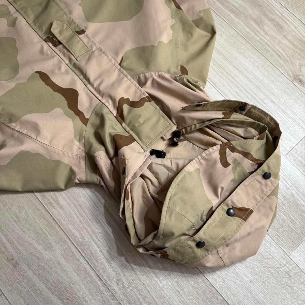 米軍実物 Gen1型 ECWCS ゴアテックスパーカー M/Reg 3カラー 米軍実物 Gen1型 ECWCS ゴアテックスパーカー M/Reg 3カラー