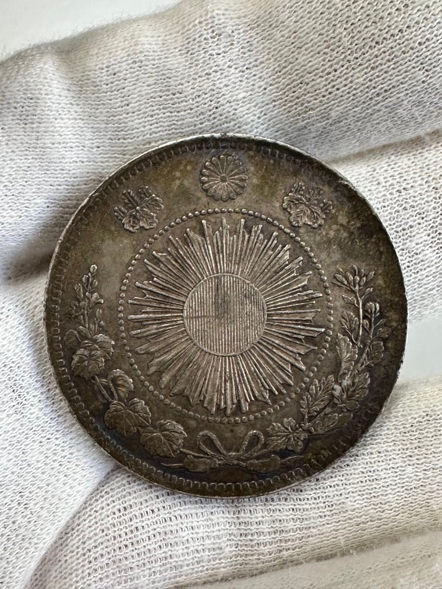 明治三年 旧1円銀貨 未使用 一円銀貨 銀貨 古銭 希少品 本物 明治三年 旧1円銀貨 未使用 一円銀貨 銀貨 古銭 希少品 本物