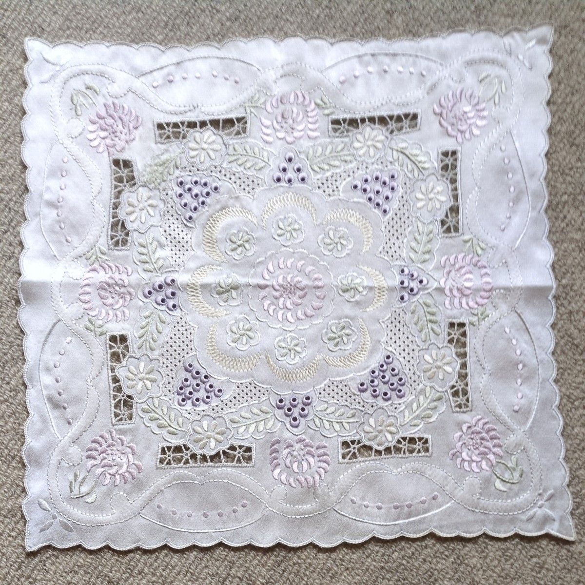 スワトウ (汕頭刺繍) シルク ハンカチ チーフ|Yahoo!フリマ(旧 スワトウ (汕頭刺繍) シルク ハンカチ チーフ|Yahoo!フリマ(旧