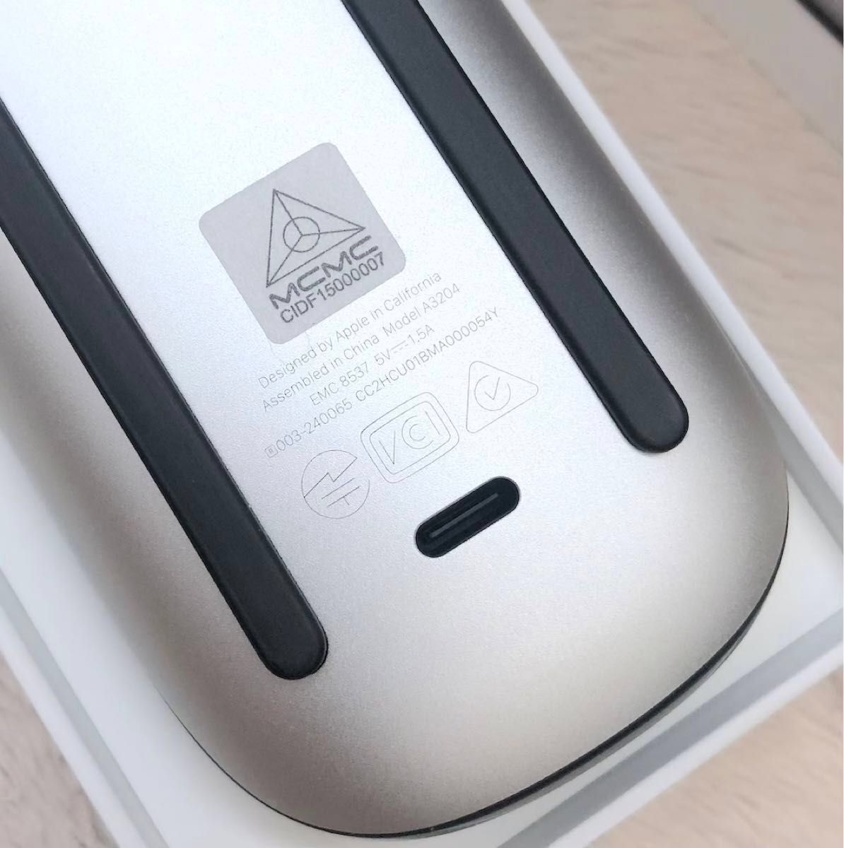 Magic Mouse（USB-C）- ホワイト（Multi-Touch対応） - Apple