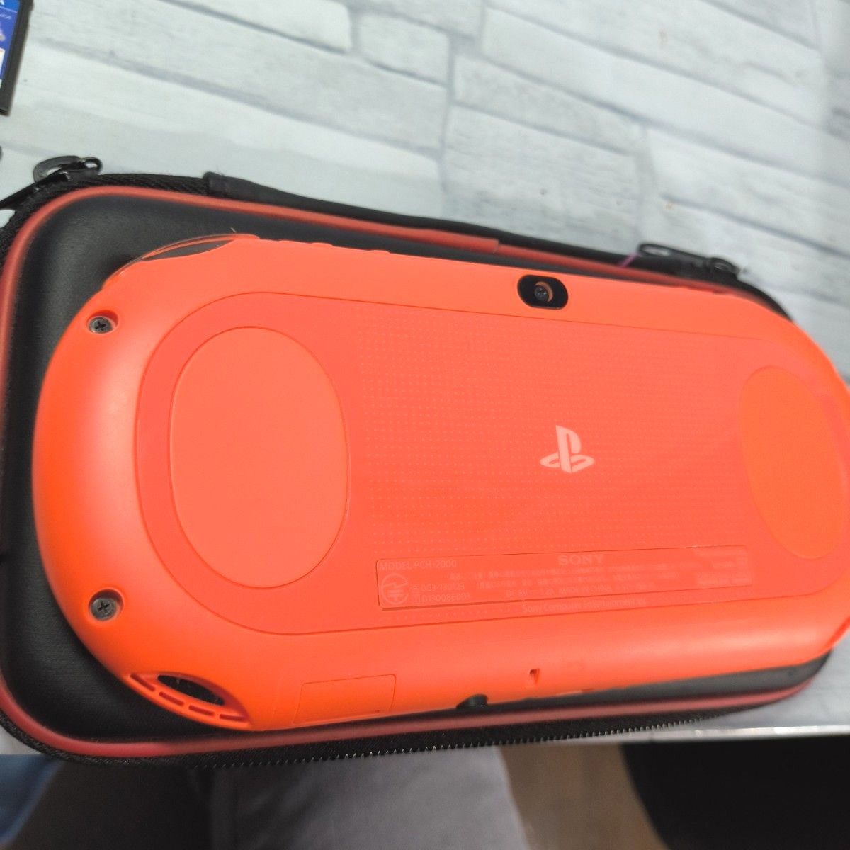極美品 PS Vita PCH-2000 ネオンオレンジ 動作確認済 ソフト付き 極美品 PS Vita PCH-2000 ネオンオレンジ 動作確認済 ソフト付き