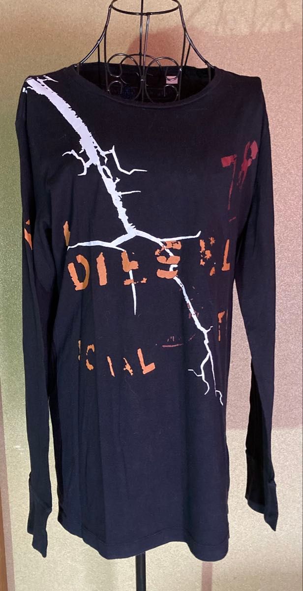 DIESEL メンズ お兄系 長袖Tシャツ ブラック ロングTシャツ y2k DIESEL メンズ お兄系 長袖Tシャツ ブラック ロングTシャツ y2k
