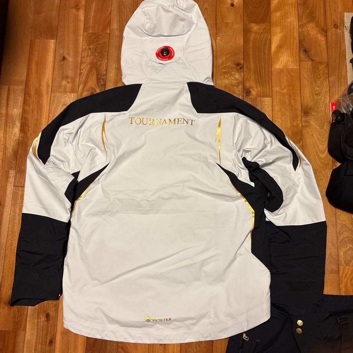 完売 新品 ダイワ最上級モデル DW-1024T GORE-TEX トーナメント 完売 新品 ダイワ最上級モデル DW-1024T GORE-TEX トーナメント
