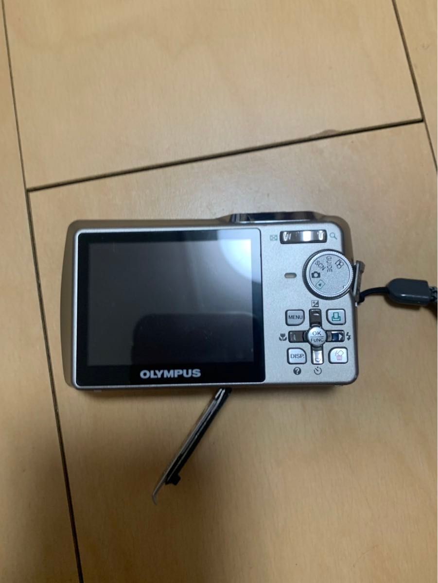 OLYMPUS μ750 デジタルカメラ シルバージャンク|Yahoo!フリマ OLYMPUS μ750 デジタルカメラ シルバージャンク|Yahoo!フリマ